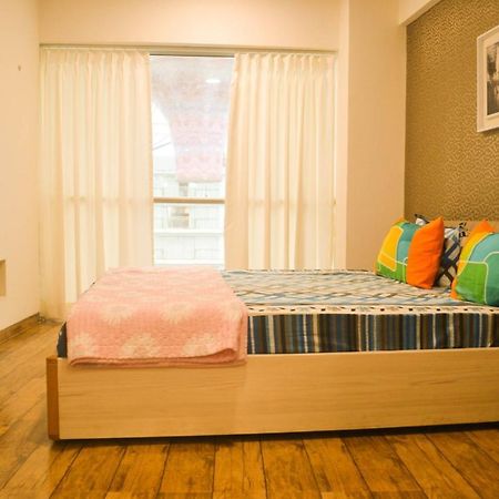 7 Star Weekend Studio At Rajhans Belliza By Global Hospitality Сурат Экстерьер фото