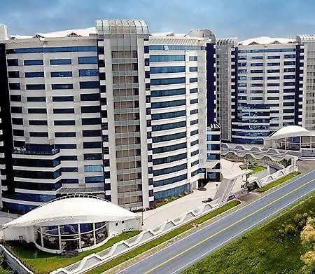 7 Star Weekend Studio At Rajhans Belliza By Global Hospitality Сурат Экстерьер фото