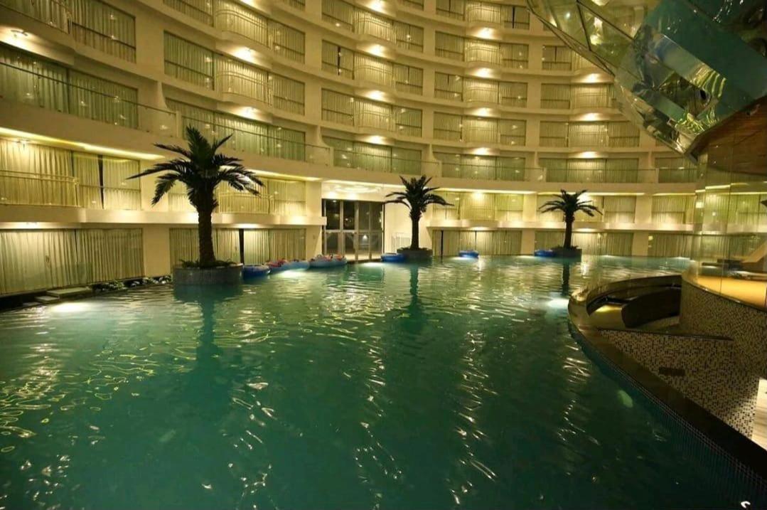 7 Star Weekend Studio At Rajhans Belliza By Global Hospitality Сурат Экстерьер фото